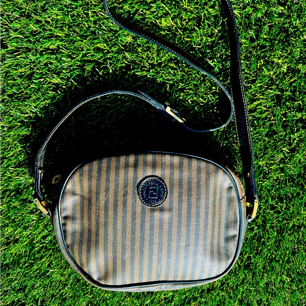 Vintage Fendi crossbody bag